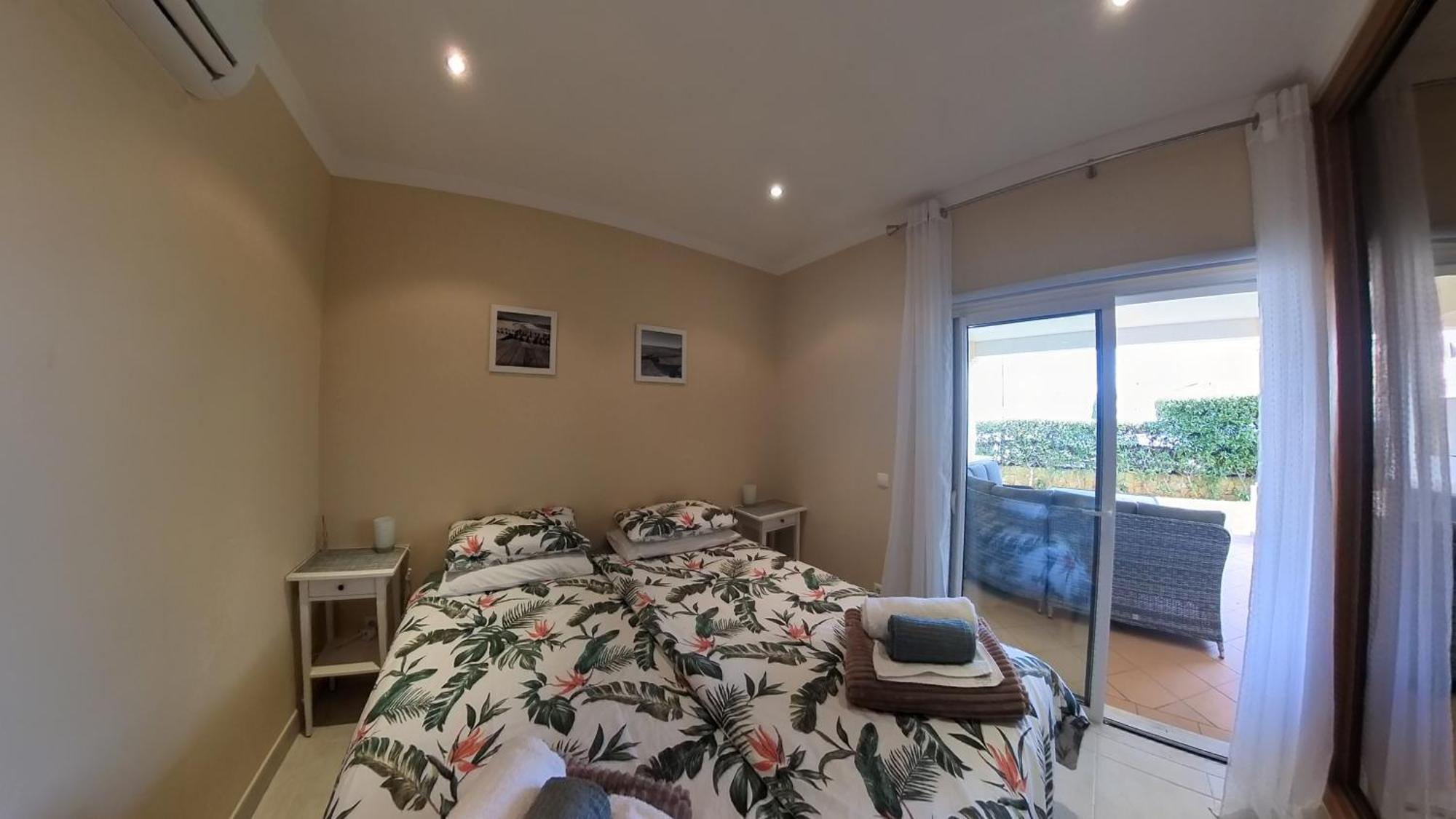 The View - Santo Antonio Villas, Golf & Spa Salema Room photo